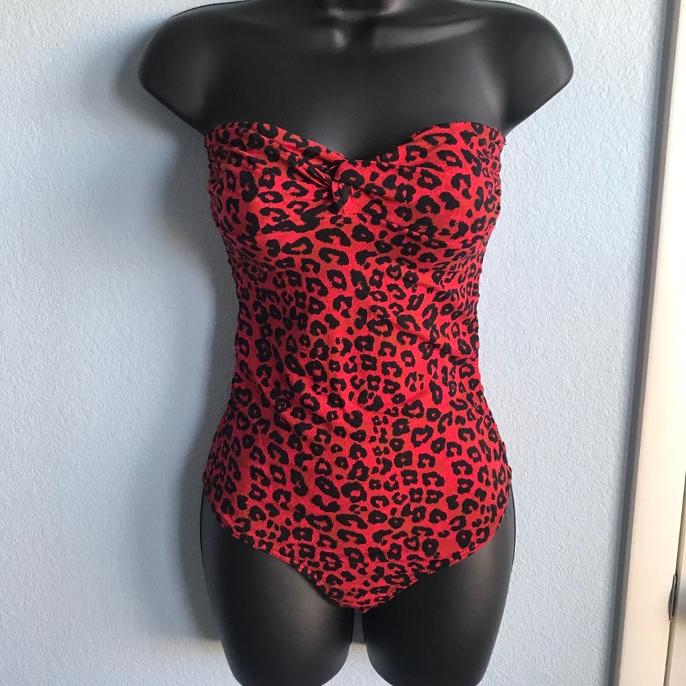 Straplees bodysuit Leopard Print size M, Bershka